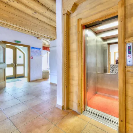 Bright Vicky With Infrared Sauna, Cleaning Included *