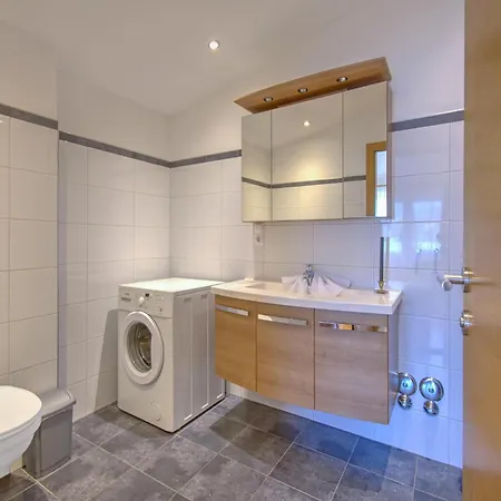 Bright Vicky With Infrared Sauna, Cleaning Included *